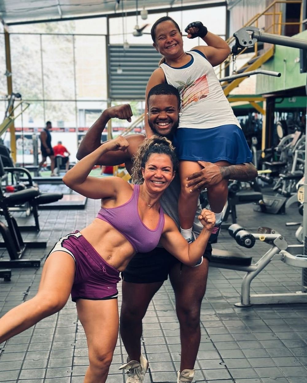 Oriana entrenando fuerza